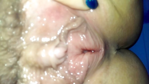 同性恋卫生间隙娘的裸体广告的争议